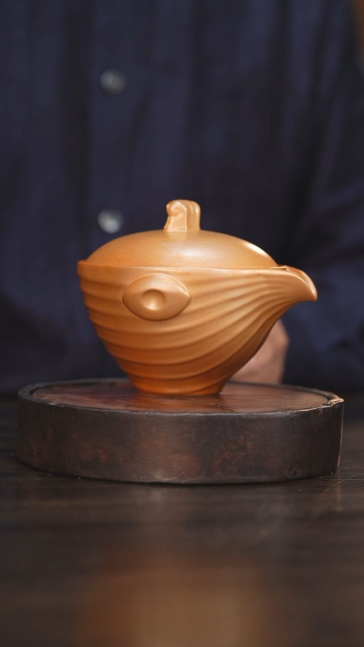 【闪购商品】杯9柴房陶瓷丨金黄手抓壶