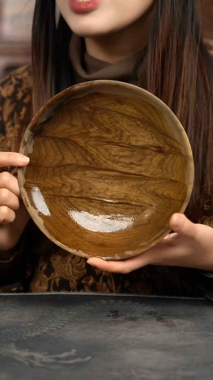 【闪购商品】金丝楠木雕满花精工原木坚果盘058