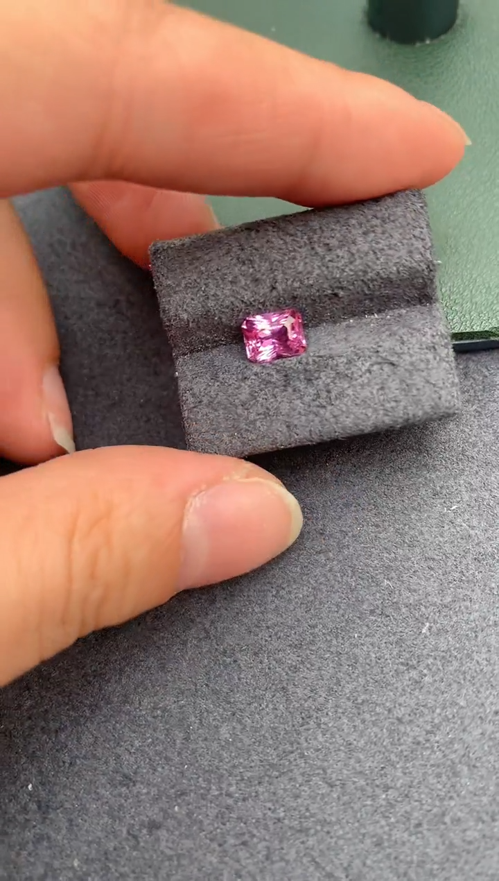 【闪购商品】彩色蓝宝石裸石未镶嵌1ct无烧帕帕拉恰