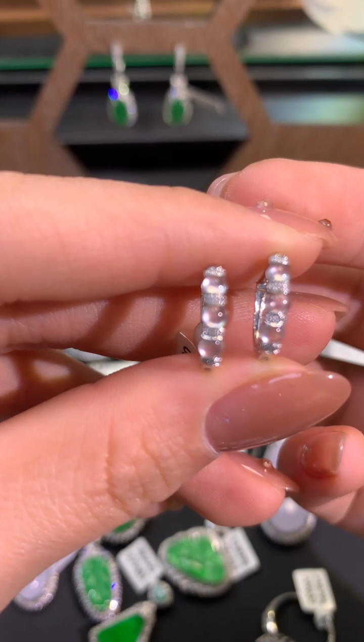 【闪购商品】翡翠吊坠(不含链)18K金镶嵌耳包