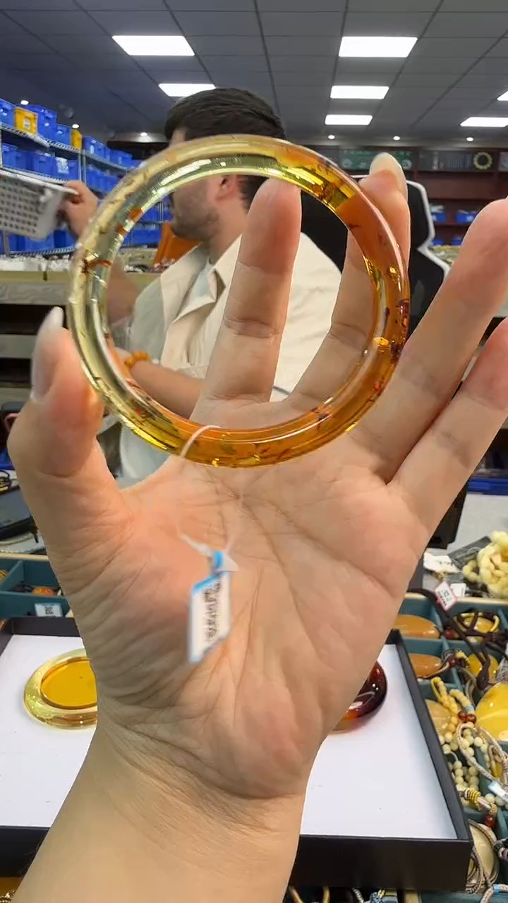 未镶嵌琥珀手镯94秒拍号 假一罚三 54