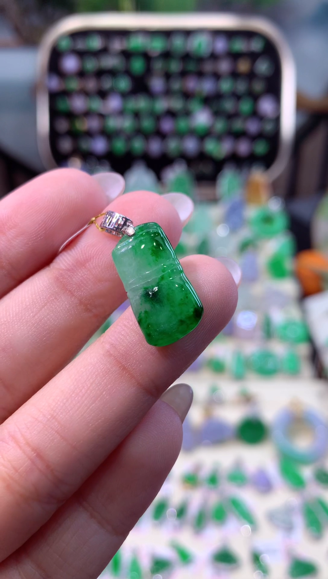 【闪购商品】翡翠颈饰18K金镶嵌缅甸天然A货翡翠