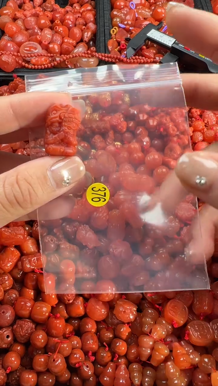 【闪购商品】南红玛瑙颈饰未镶嵌4