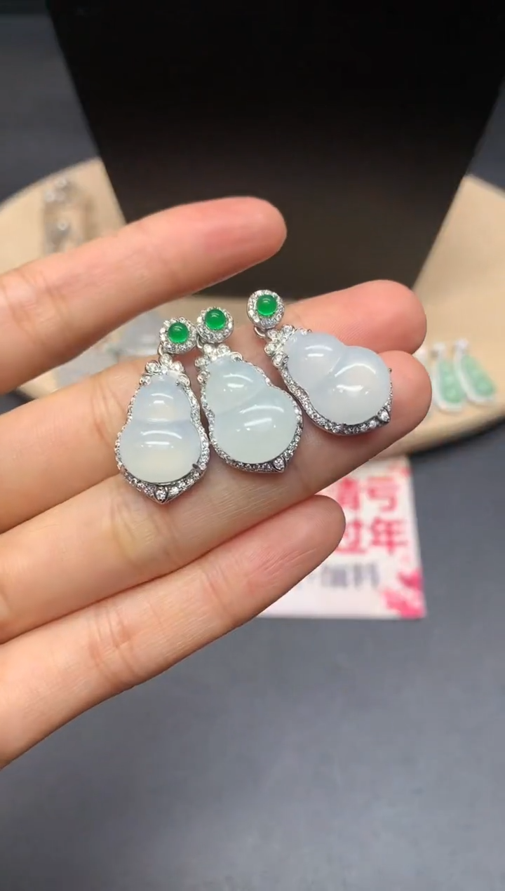 【闪购商品】翡翠吊坠(不含链)银S925镶嵌葫芦【多样性发其一】