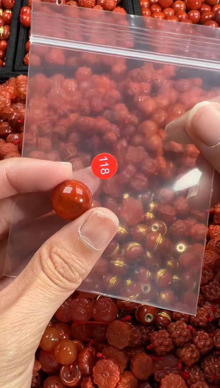 南红玛瑙未镶嵌颈饰1