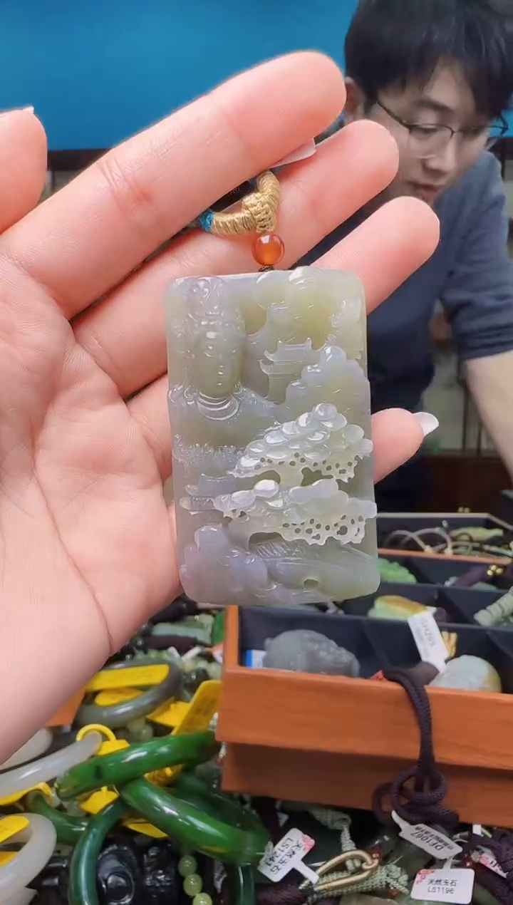 颈饰未镶嵌和田玉1