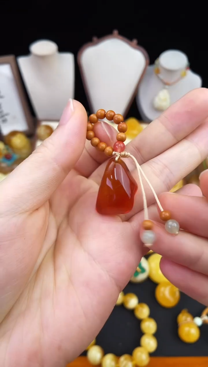 琥珀未镶嵌珠宝奇石柒月