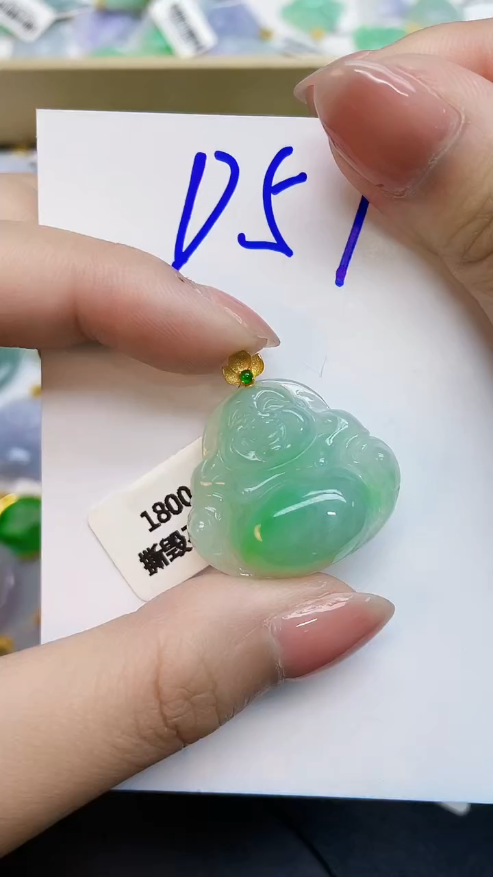 翡翠18K金镶嵌颈饰0000000000