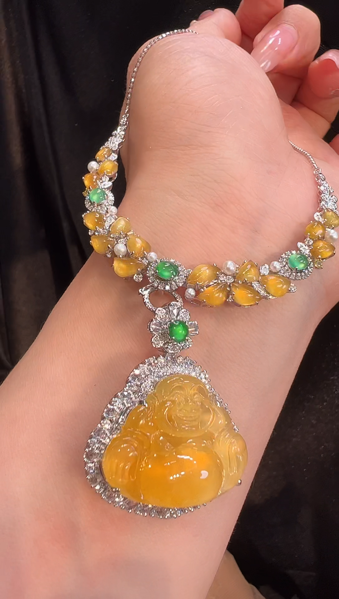 【闪购商品】翡翠颈饰18K金镶嵌吊坠