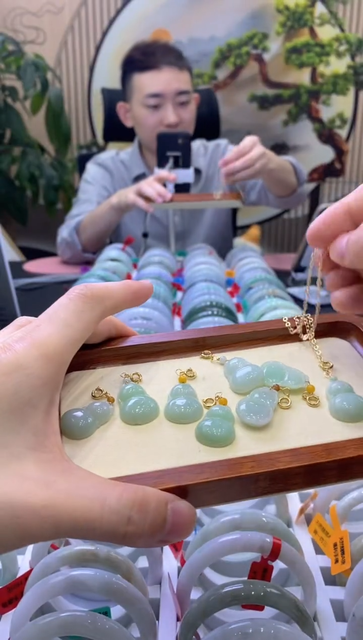 翡翠未镶嵌颈饰00000000000007253/多样性发货仅发其一