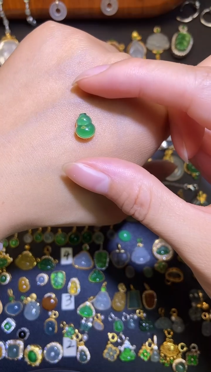 翡翠18K金镶嵌吊坠(不含链)天然a货翡翠