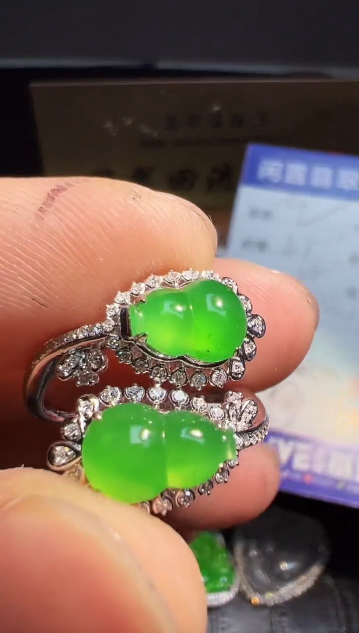 【闪购商品】翡翠戒指18K金镶嵌翡翠回流