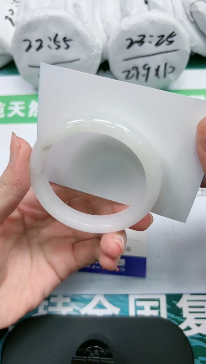 【闪购商品】石英质玉手镯未镶嵌K247-55