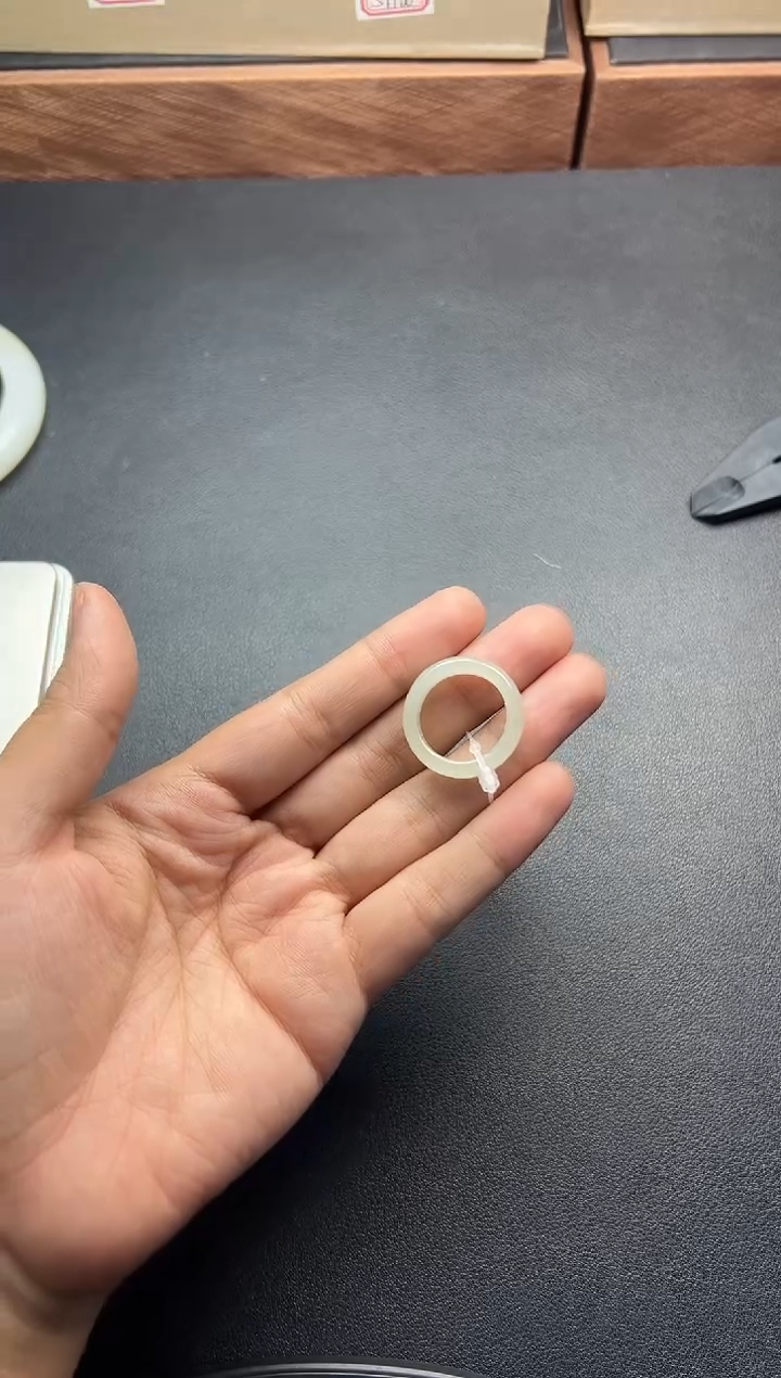 未镶嵌戒圈和田玉且末微色差近矿18+戒圈