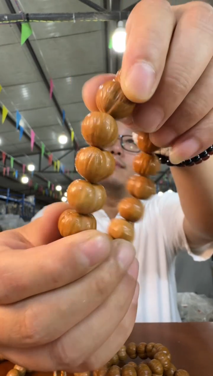 猴头核桃手串H9实物为准