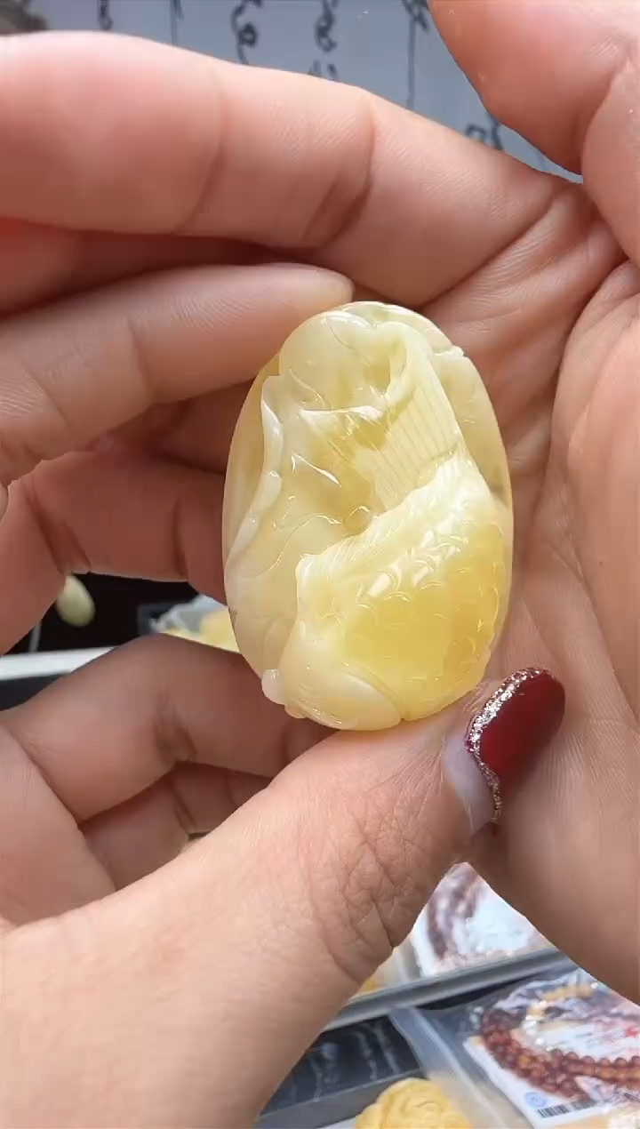 【闪购商品】琥珀裸石未镶嵌挂坠