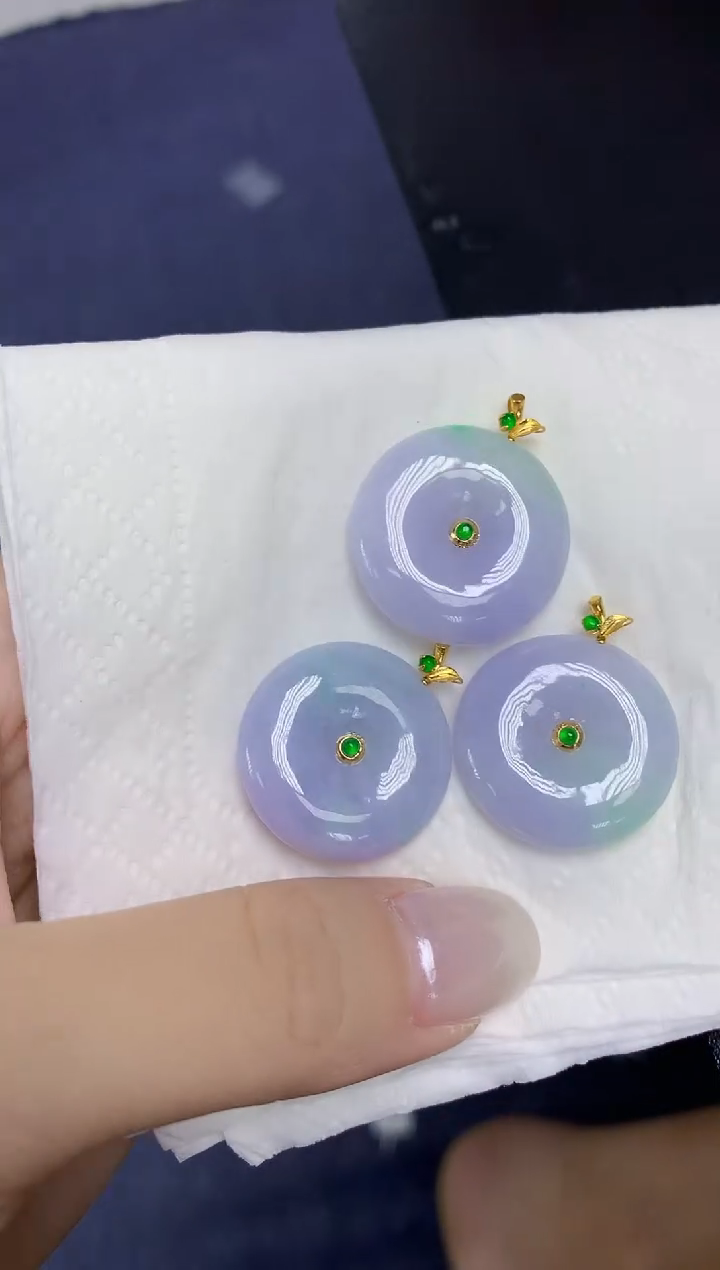 翡翠18K金镶嵌颈饰天然缅甸翡翠A货多样性发其一