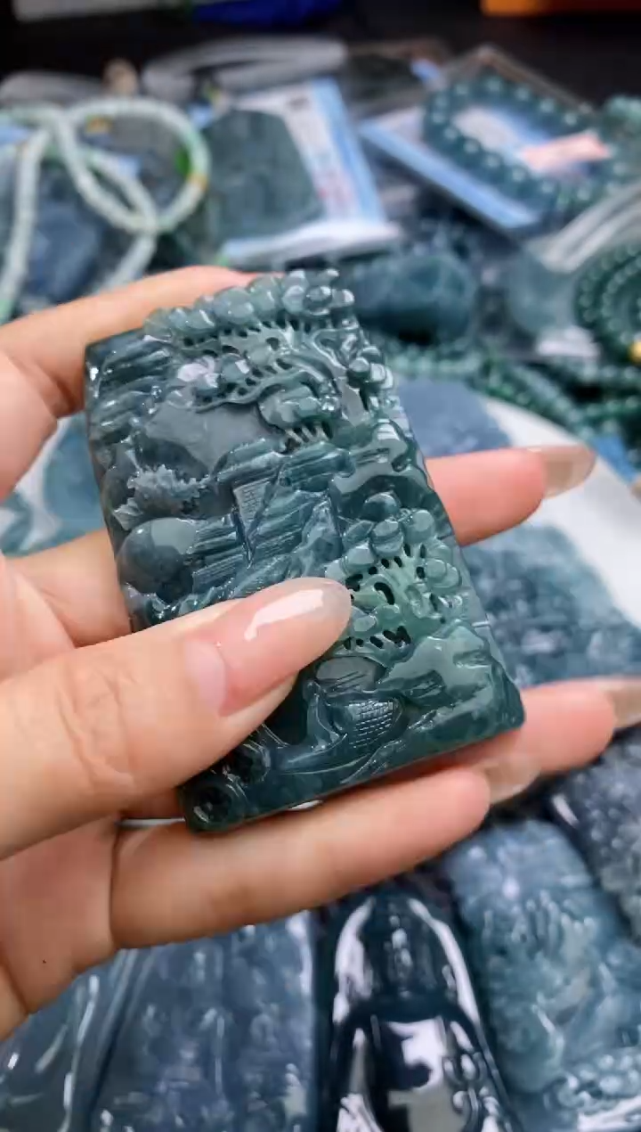 【闪购商品】翡翠颈饰未镶嵌          