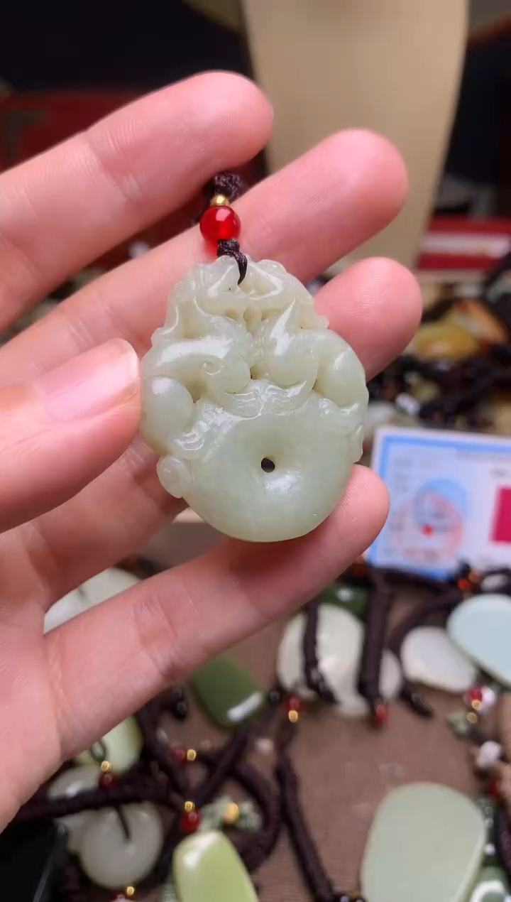 颈饰未镶嵌和田玉新疆料青海料清水和田玉吊坠