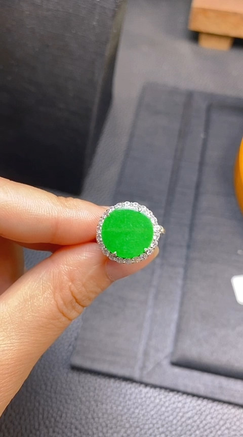 翡翠戒指银S925镶嵌圆牌