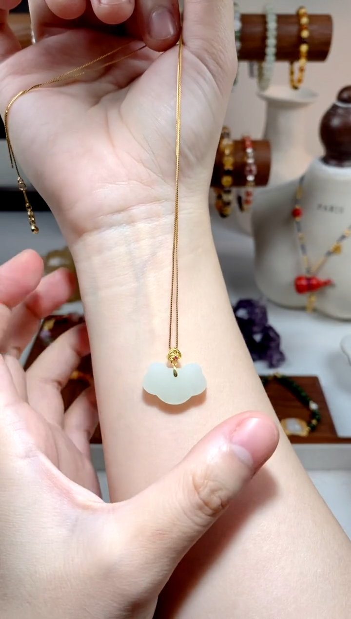 【闪购商品】和田玉吊坠(不含链)银S925镶嵌如意锁吊坠