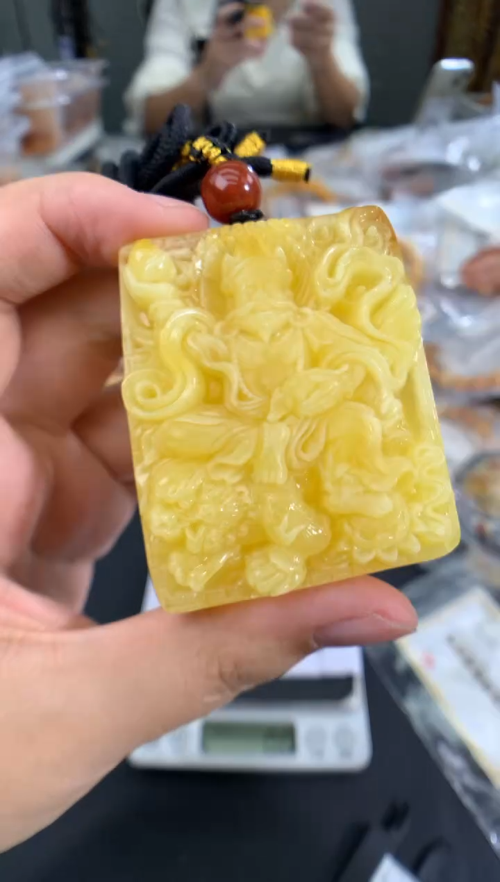 蜜蜡未镶嵌珠宝奇石1