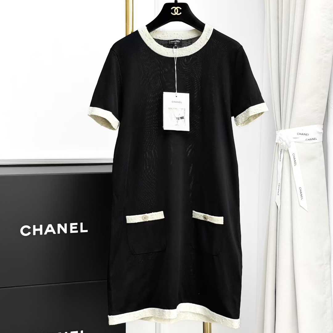 99新 Chanel/香奈儿  36码25A黑色白边短袖连衣裙