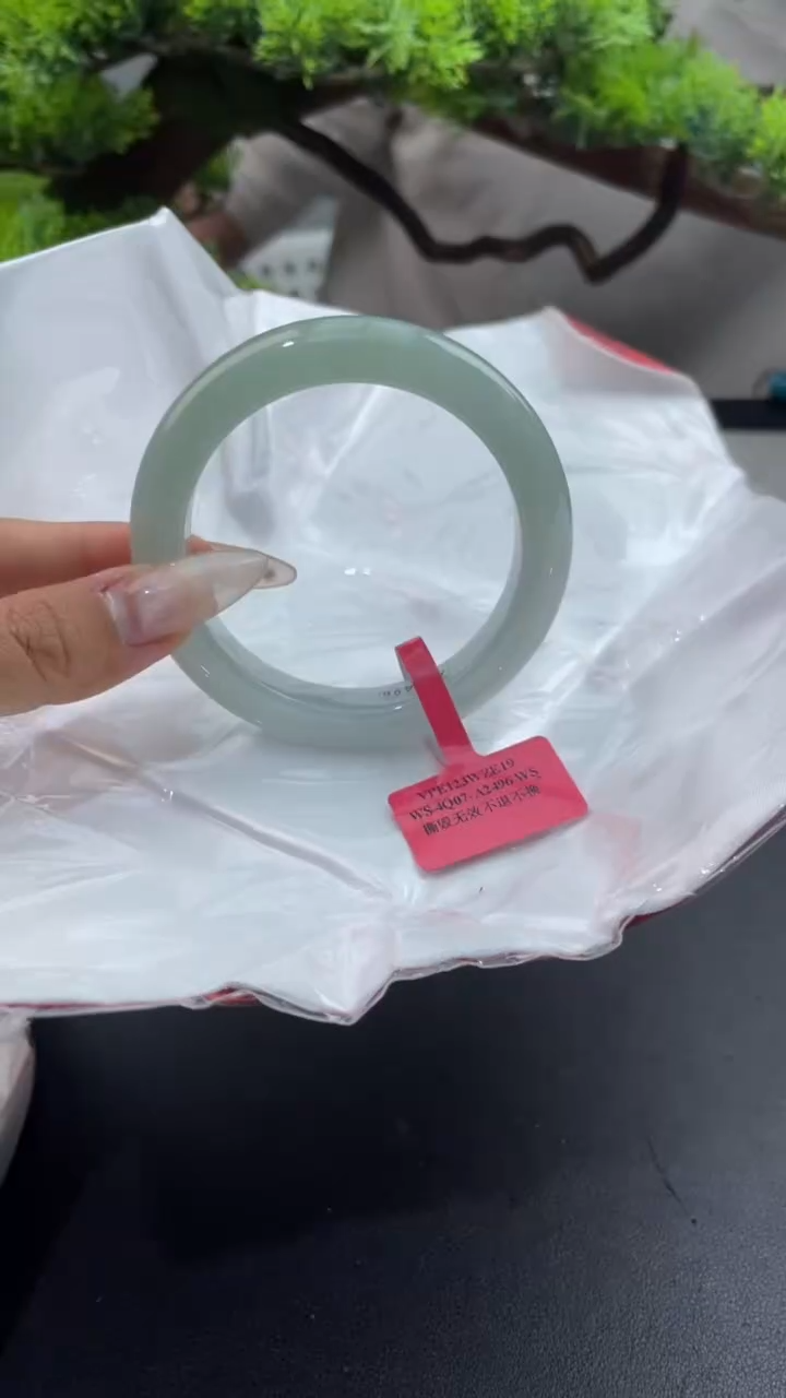 【闪购商品】翡翠手镯未镶嵌3翡翠手镯1
