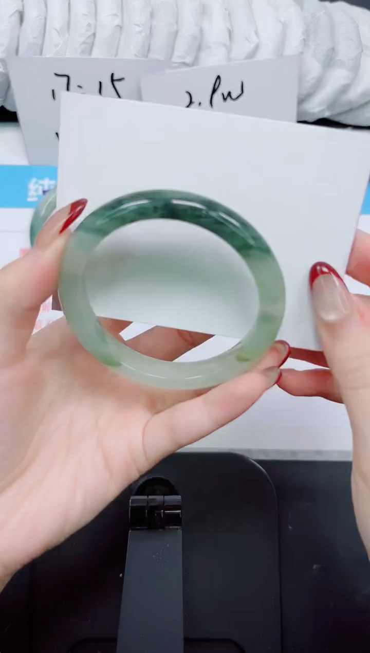 【闪购商品】石英质玉手镯未镶嵌309