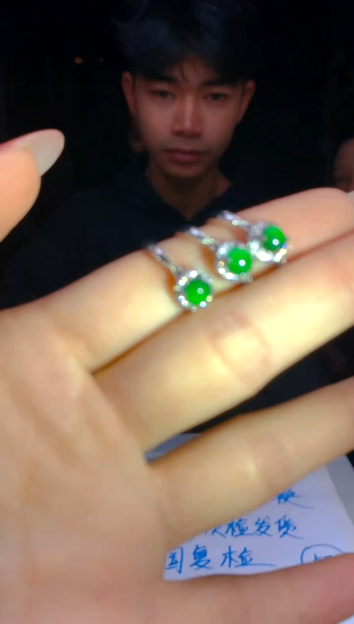 【闪购商品】定制翡翠未镶嵌6定制翡翠 多样性发货（发其一）