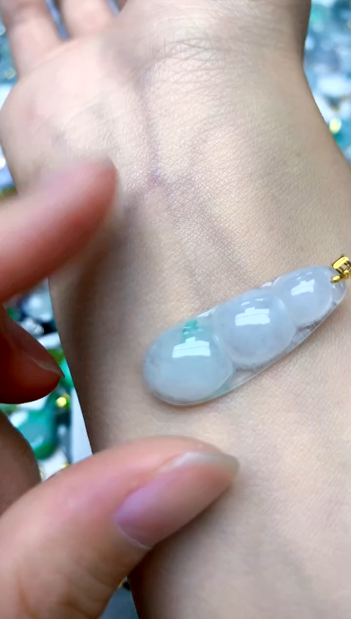 颈饰18K金镶嵌翡翠天然A货翡翠