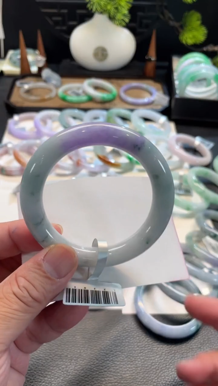 未镶嵌手镯翡翠73号 56圆条 有纹