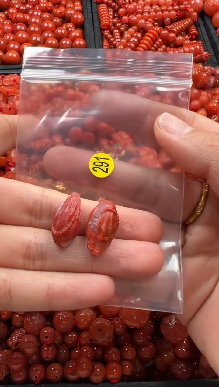 【闪购商品】南红玛瑙颈饰未镶嵌1
