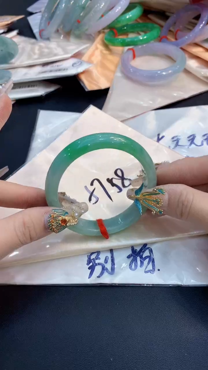 【闪购商品】翡翠手镯未镶嵌0414503355