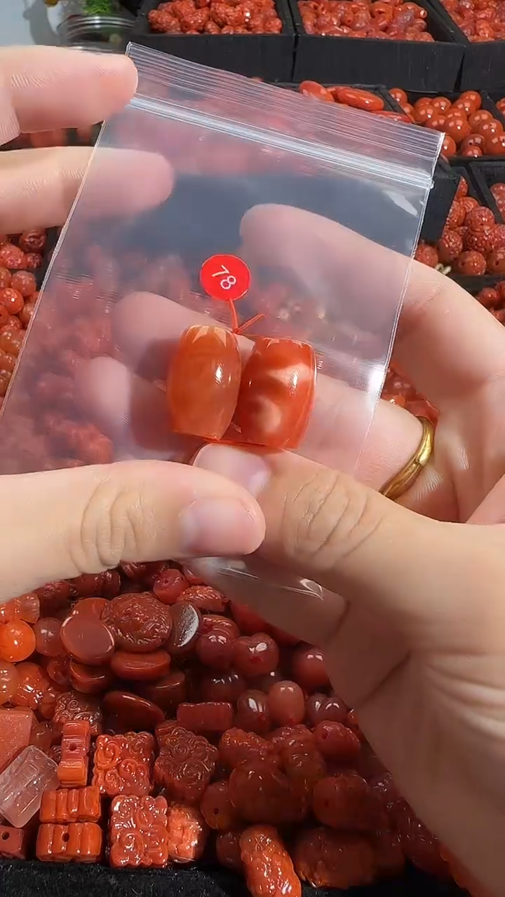 颈饰未镶嵌南红玛瑙1