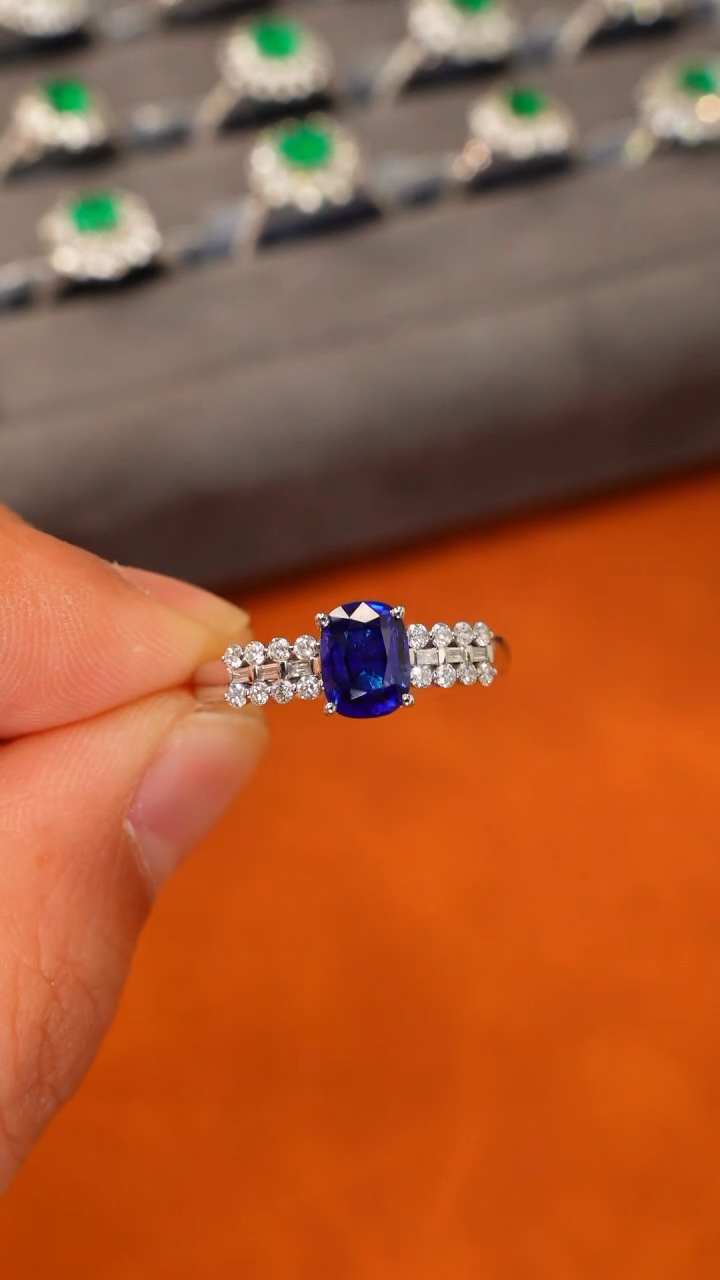 【闪购商品】蓝宝石戒指18K金镶嵌1.22克拉
