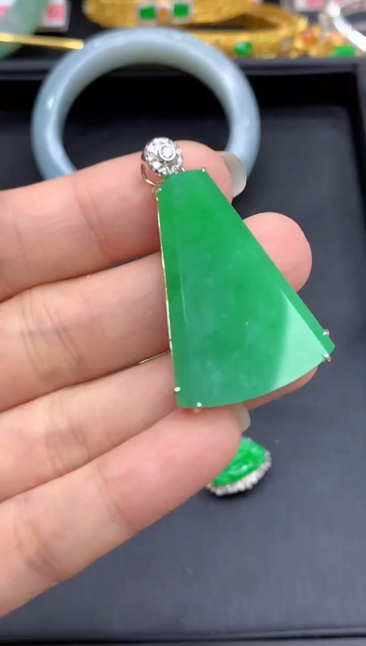 颈饰18K金镶嵌翡翠461-中国好珍宝