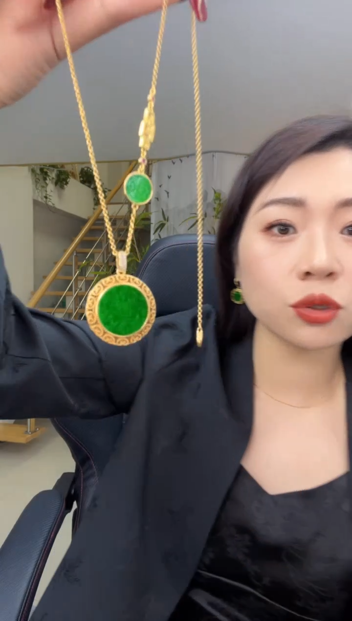 【闪购商品】翡翠吊坠(赠链)银S925镀金镶嵌天然缅甸A货翡翠吊坠