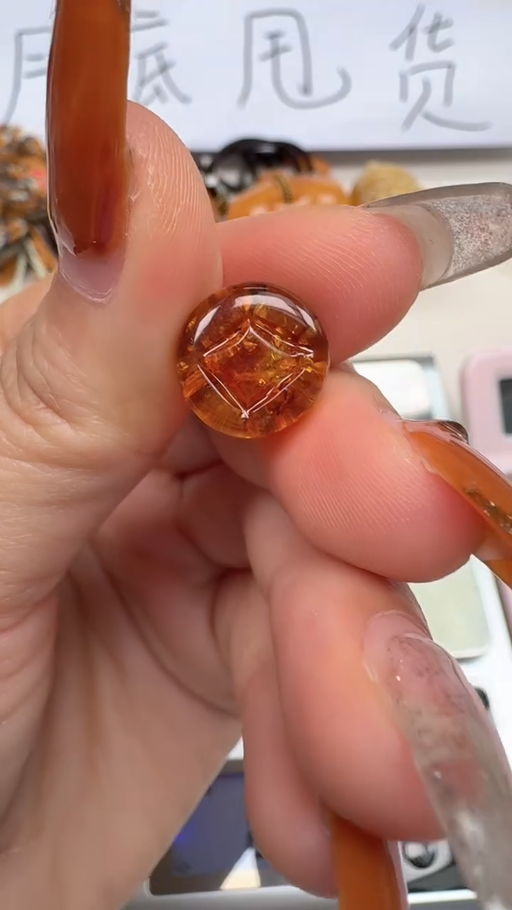裸石琥珀未镶嵌如图