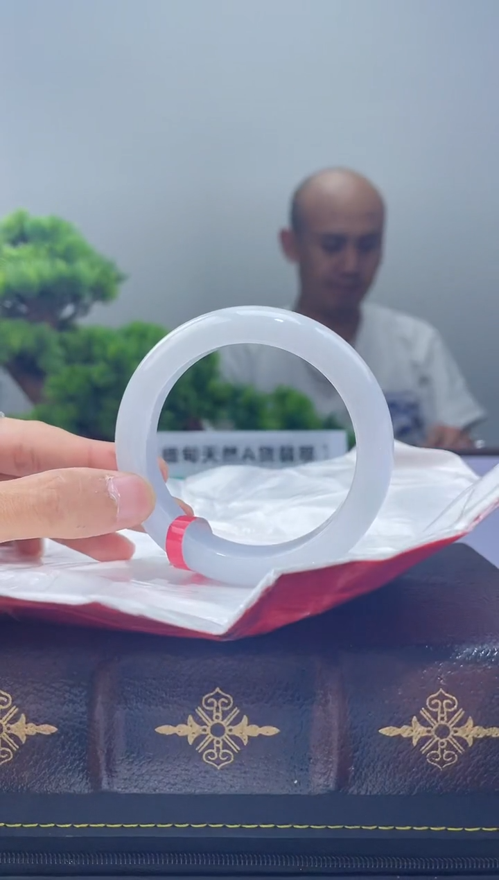 【闪购商品】翡翠手镯未镶嵌25手镯