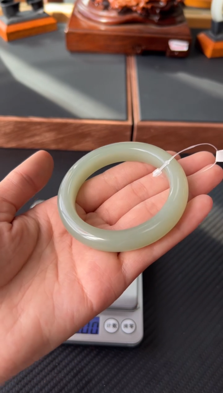 【闪购商品】和田玉未镶嵌手镯且末微色差近矿53