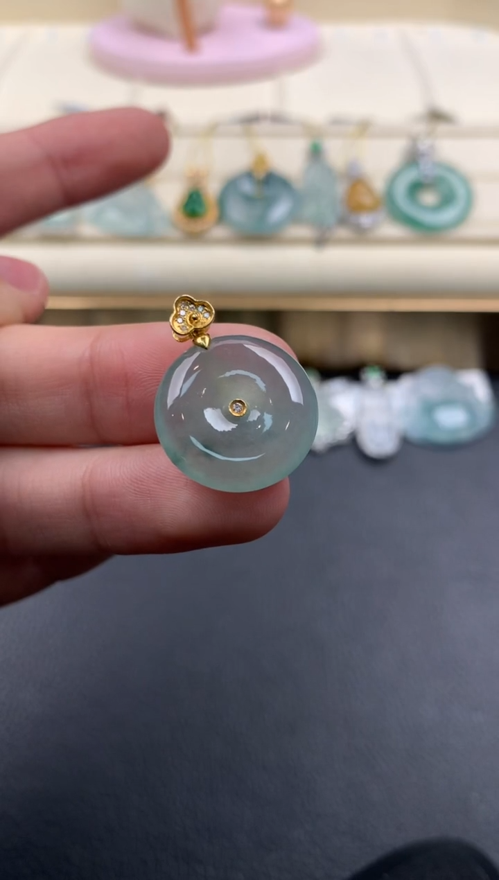 【闪购商品】翡翠颈饰18K金镶嵌A681