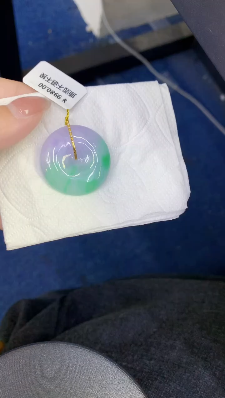 颈饰18K金镶嵌翡翠缅甸天然翡翠A货