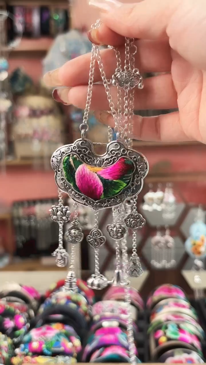 艺枝独绣手工饰品130