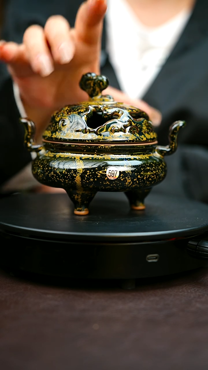 597#原矿钧瓷炉钧釉香炉