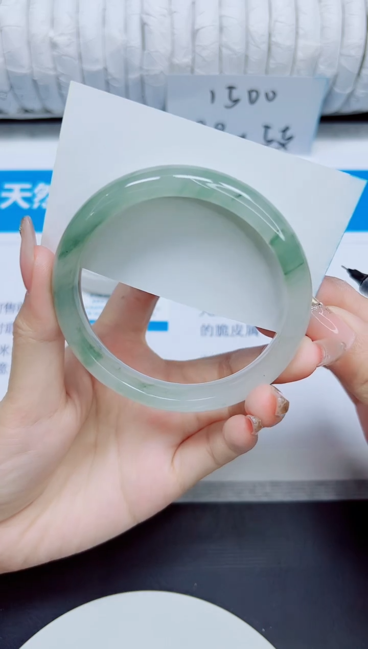 石英质玉手镯未镶嵌32/64