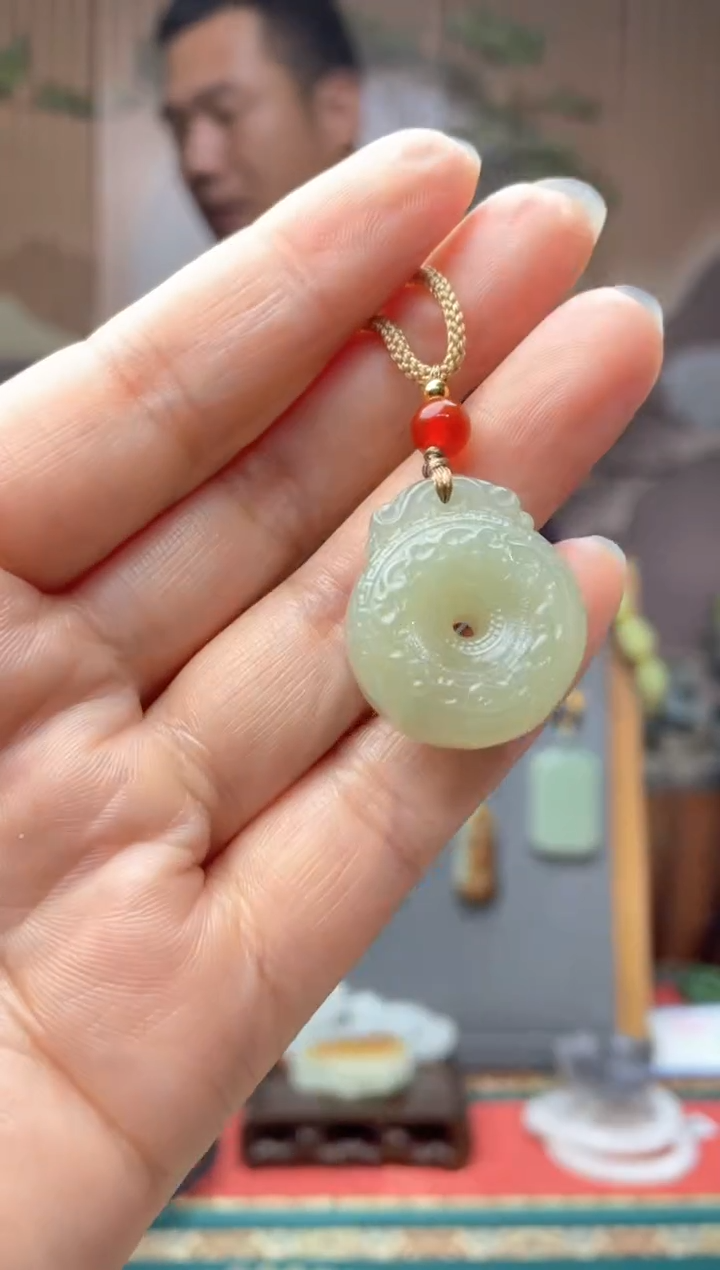 和田玉未镶嵌颈饰拍一发一