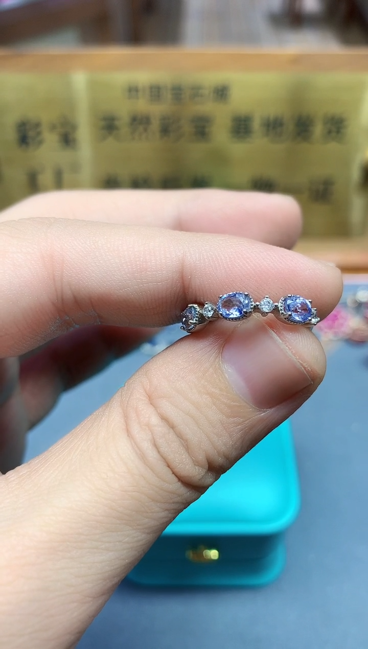 【闪购商品】蓝宝石戒指银S925镶嵌........