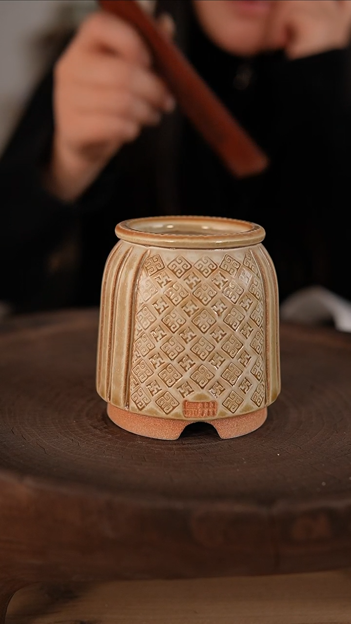 【闪购商品】红陶1-24-221默认有瑕口5.5