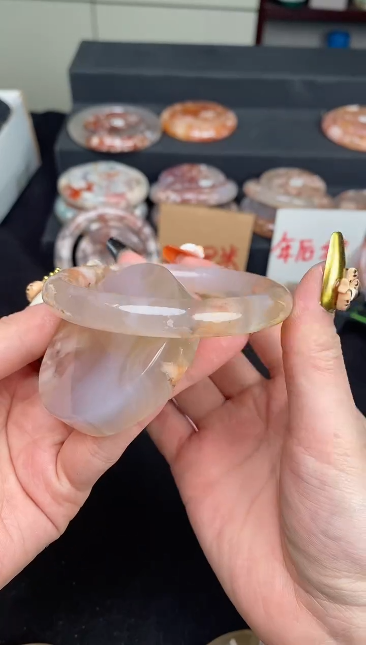 【闪购商品】石英质玉手镯（圆镯）未镶嵌57